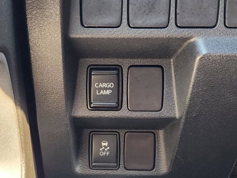 Used 2022 Nissan Frontier SV image 23