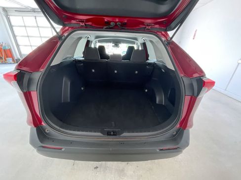 Used 2019 Toyota RAV4 LE AWD/4WD image 23