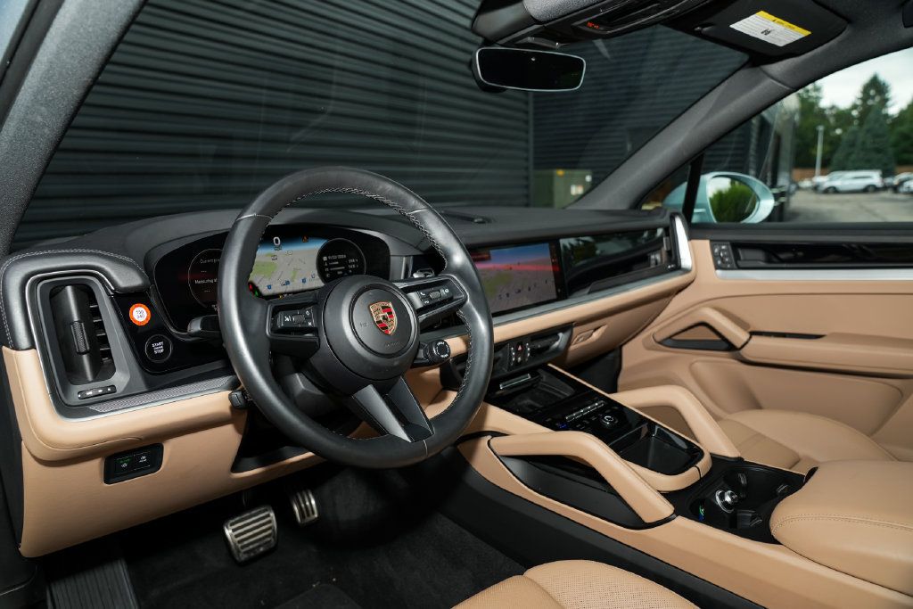 Certified 2024 Porsche Cayenne S AWD/4WD image 4