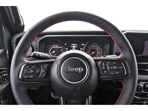 Used 2024 Jeep Wrangler Unlimited Rubicon image 16