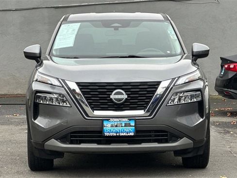 Used 2023 Nissan Rogue SV image 9