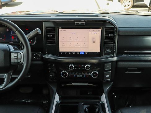 Used 2025 Ford F250 Lariat AWD/4WD image 14