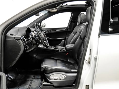 Used 2015 Porsche Macan S image 29