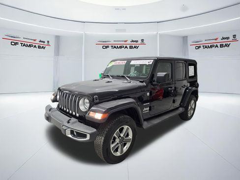 Used 2021 Jeep Wrangler Unlimited Sahara AWD/4WD image 2