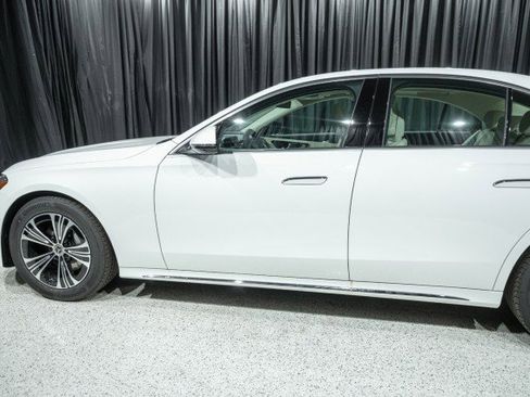 New 2026 Mercedes-Benz E 350 4MATIC Sedan image 5