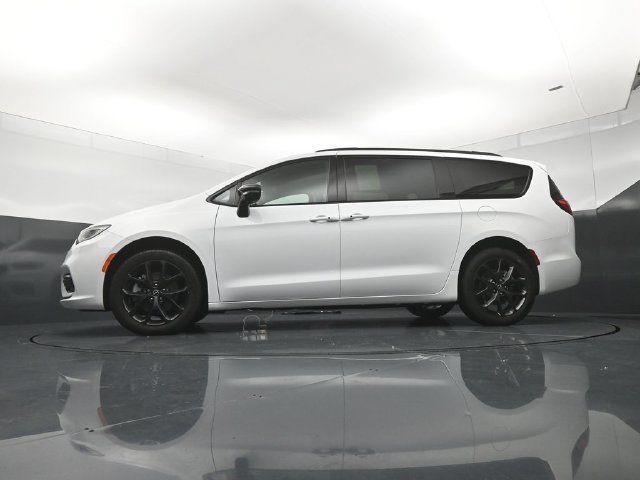 Used 2026 Chrysler Pacifica Limited w/ S Appearance Package AWD/4WD image 21