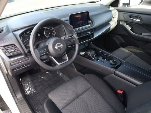 Used 2024 Nissan Rogue SV image 11