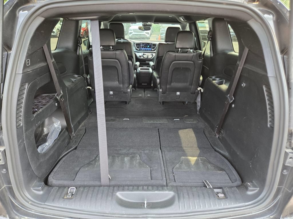 Used 2025 Chrysler Pacifica Select FWD image 13