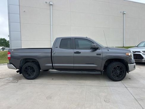 Used 2018 Toyota Tundra SR5 image 2
