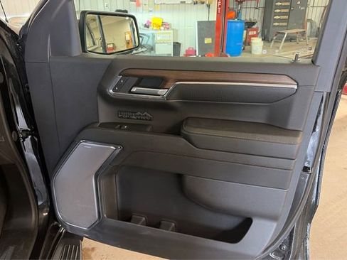 Used 2024 Chevrolet Silverado 1500 High Country w/ Technology Package image 20