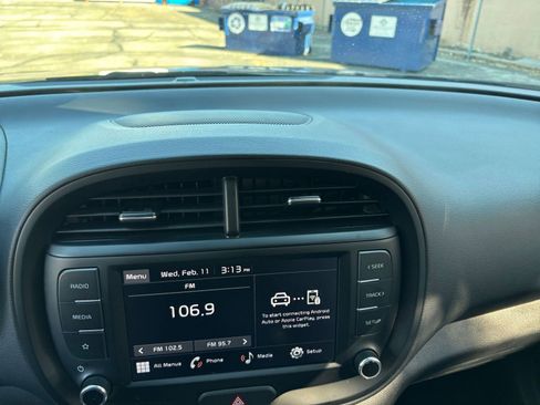Used 2025 Kia Soul LX w/ LX Technology Package image 17