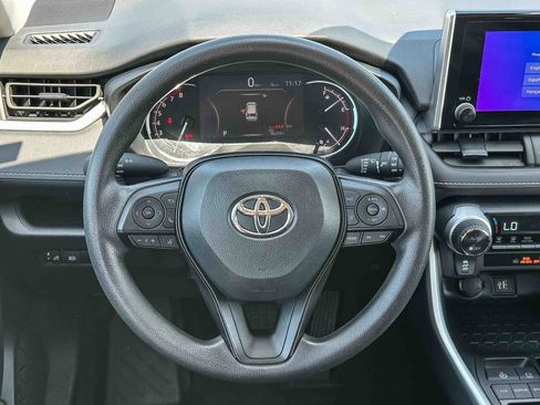 Used 2025 Toyota RAV4 XLE FWD image 26