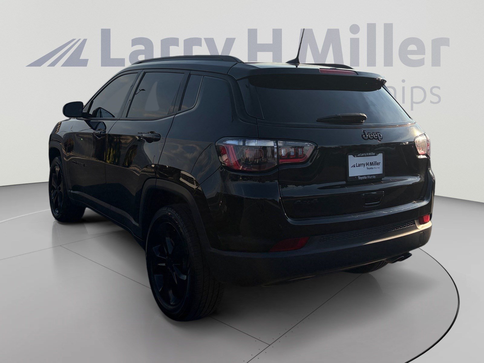 Used 2021 Jeep Compass Latitude AWD/4WD image 3