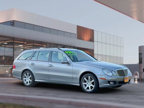 Used 2008 Mercedes-Benz E 350 4MATIC Wagon image 13