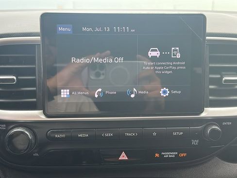 Used 2024 Hyundai Venue SEL FWD image 25