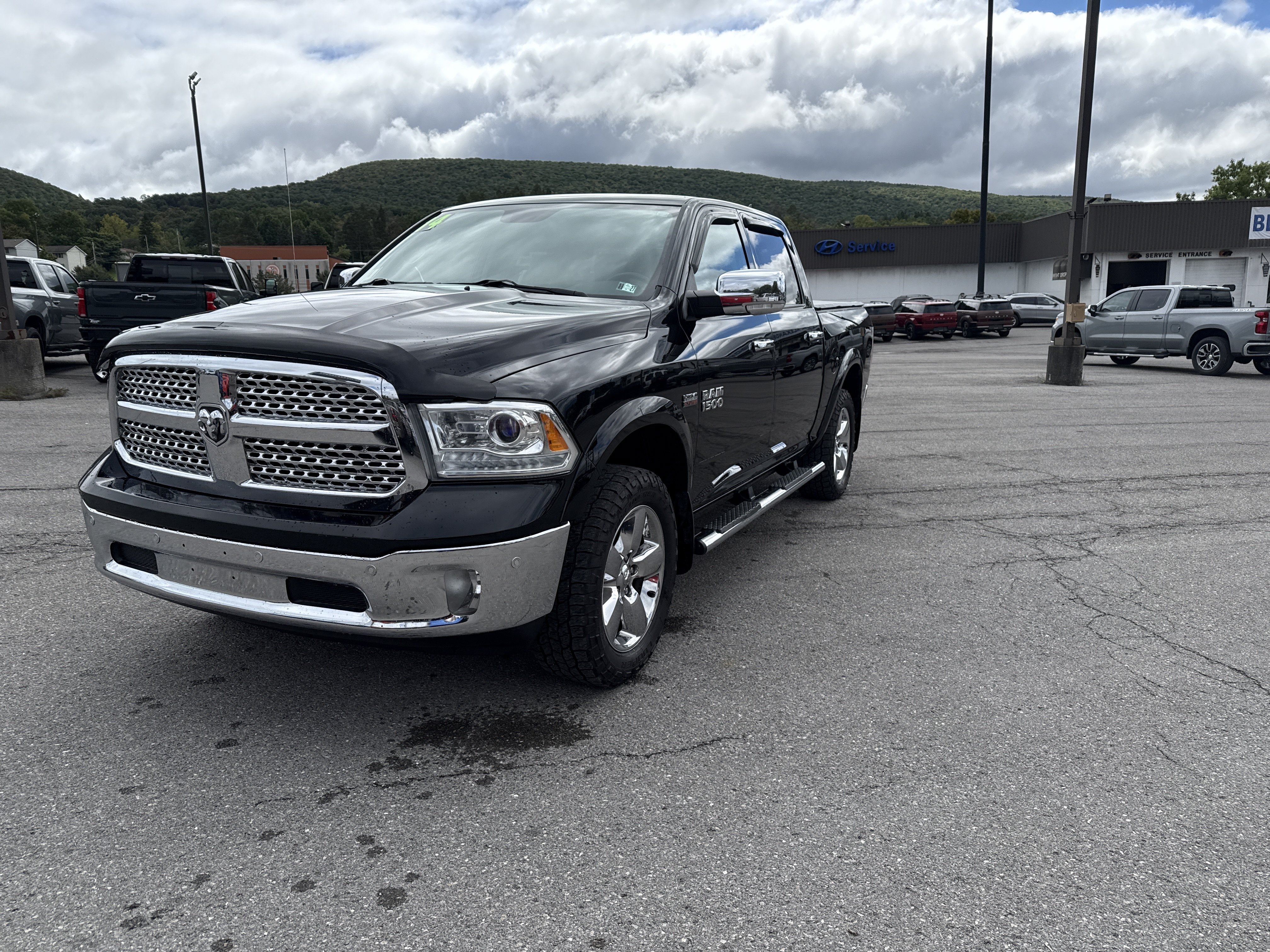 Used 2014 RAM 1500 Laramie AWD/4WD image 8