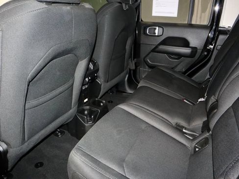 Used 2021 Jeep Gladiator Overland AWD/4WD image 22
