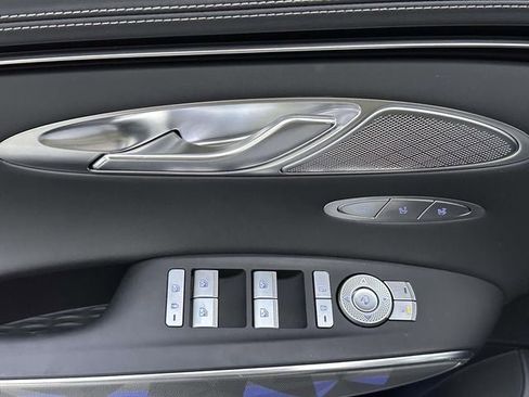 Used 2025 Genesis GV70 3.5T Sport w/ Sport Advanced Package image 12