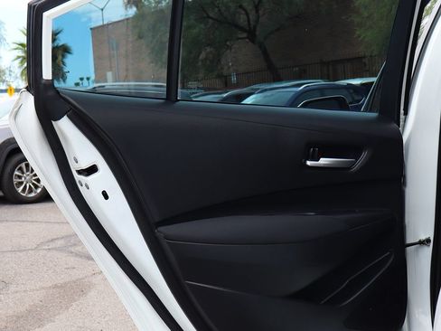 Used 2021 Toyota Corolla LE FWD image 29