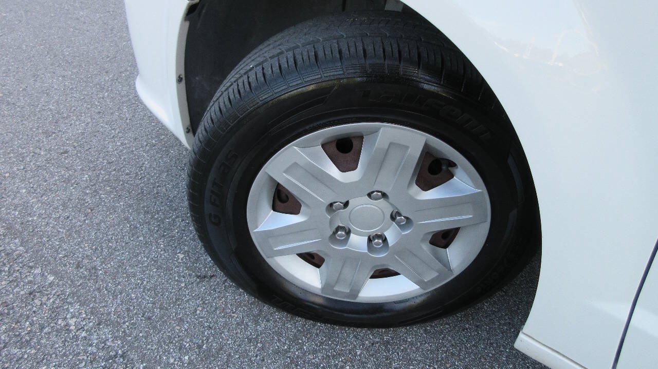 Used 2012 Dodge Grand Caravan SE FWD image 37