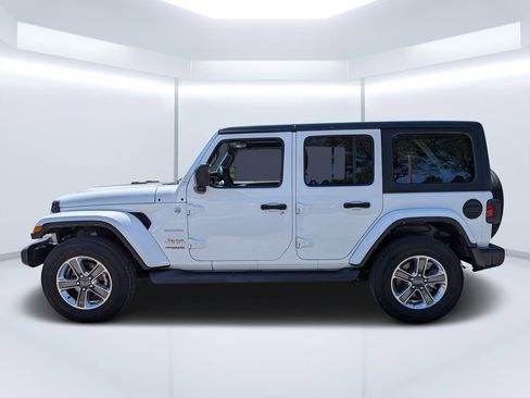 Used 2021 Jeep Wrangler Unlimited Sahara image 6