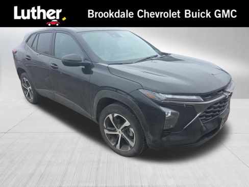 Used 2024 Chevrolet Trax RS w/ Driver Confidence Package image 1