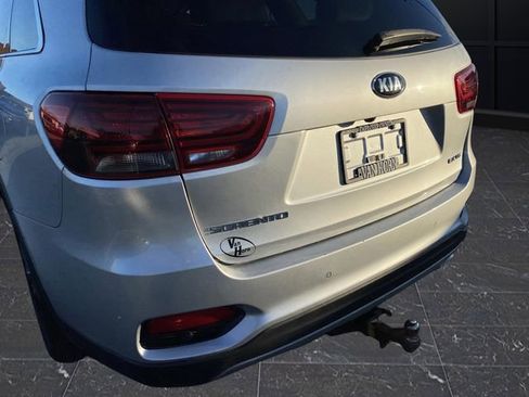 Used 2020 Kia Sorento EX image 41