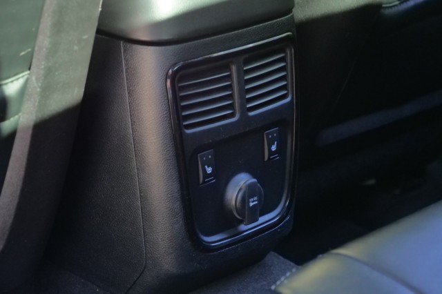 Used 2012 Chrysler 300 SRT8 w/ 19-Premium Speaker Group RWD image 37