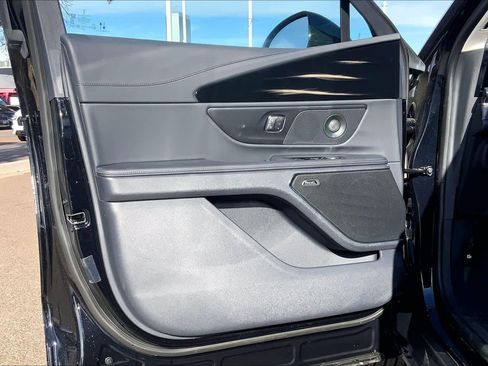 New 2026 Lincoln Nautilus Reserve image 10