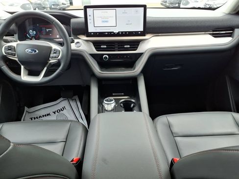 Used 2025 Ford Explorer Active w/ Active Comfort Package AWD/4WD image 14