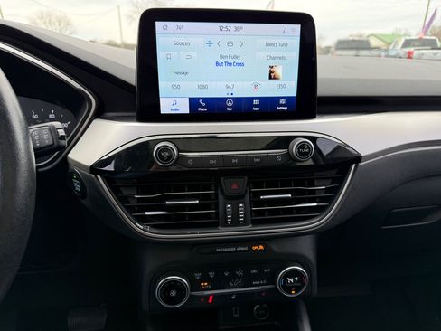 Used 2020 Ford Escape SEL image 15