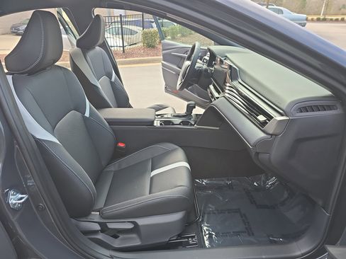 Used 2025 Toyota Camry SE w/ Multimedia Upgrade Package image 10