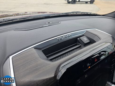 Used 2025 RAM 1500 Laramie AWD/4WD image 21