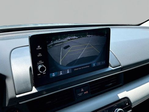 Used 2025 Honda Pilot EX-L image 13