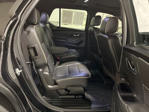 Certified 2022 Chevrolet Traverse Premier w/ Redline Edition image 28