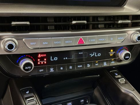 Used 2025 Kia Telluride S AWD/4WD image 24