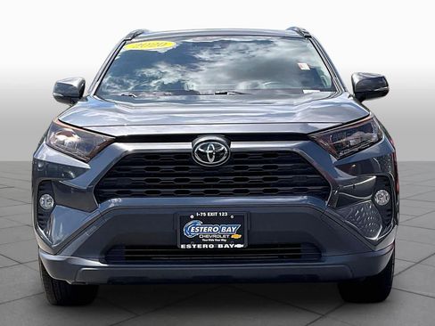 Used 2020 Toyota RAV4 XLE Premium FWD image 4