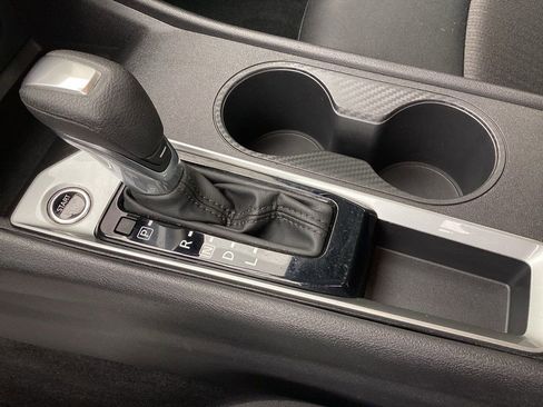 Used 2025 Nissan Altima 2.5 SV image 32