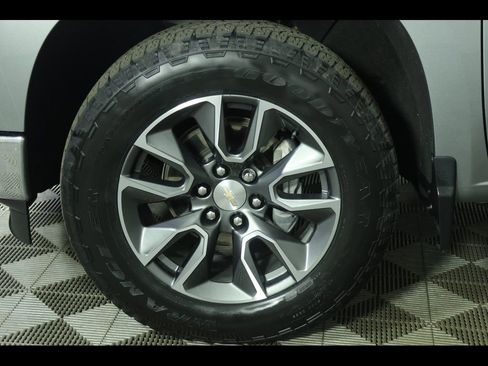 Used 2023 Chevrolet Silverado 1500 LT AWD/4WD image 13