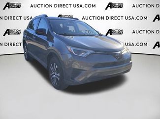 Used 2017 Toyota RAV4 LE video 3