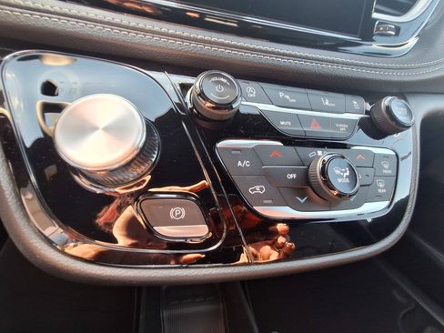 New 2027 Chrysler Pacifica Select FWD image 12