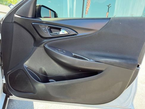 Used 2021 Chevrolet Malibu LS FWD image 33