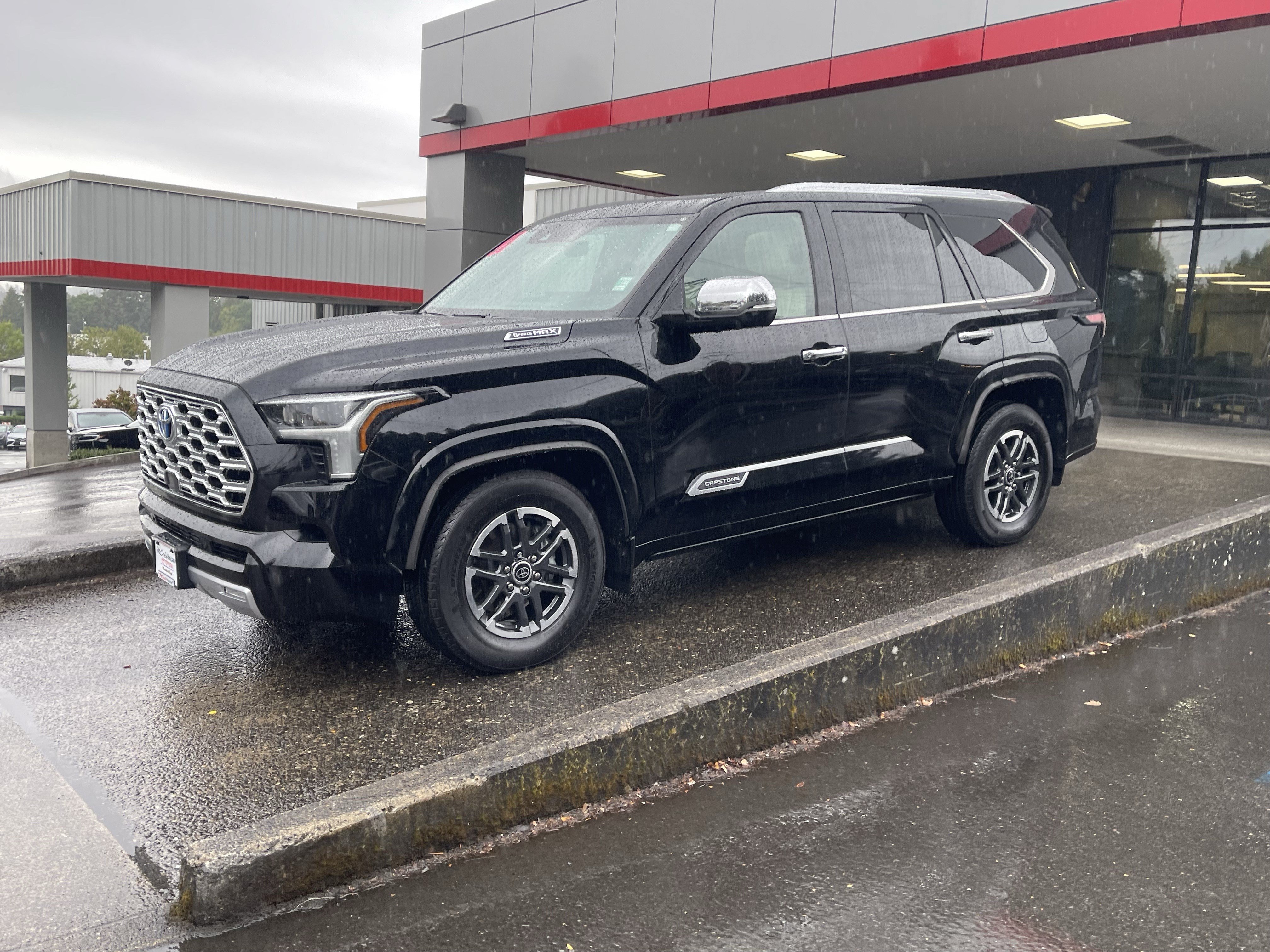 Certified 2023 Toyota Sequoia Capstone AWD/4WD image 4