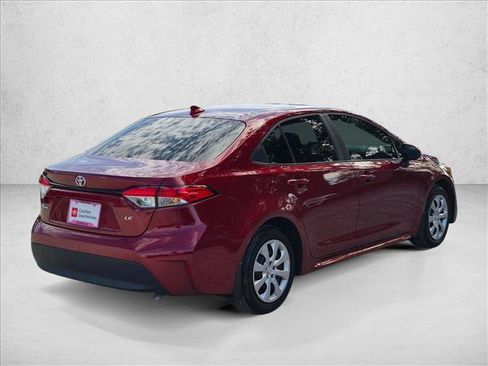 Used 2025 Toyota Corolla LE FWD image 5
