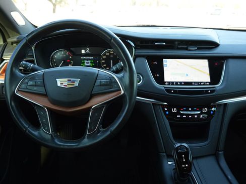 Certified 2023 Cadillac XT5 Premium Luxury w/ LPO, Floor Liner Package image 9