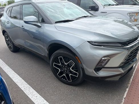 Used 2023 Chevrolet Blazer RS image 3