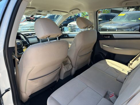 Used 2018 Subaru Outback 2.5i Premium AWD/4WD image 15