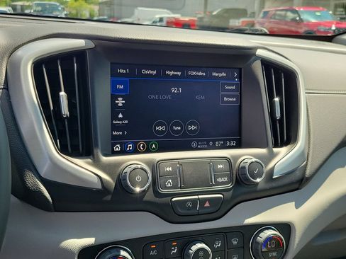 Used 2024 GMC Terrain SLT w/ Infotainment Package II AWD/4WD image 27