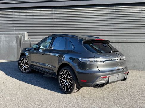 Certified 2026 Porsche Macan image 3