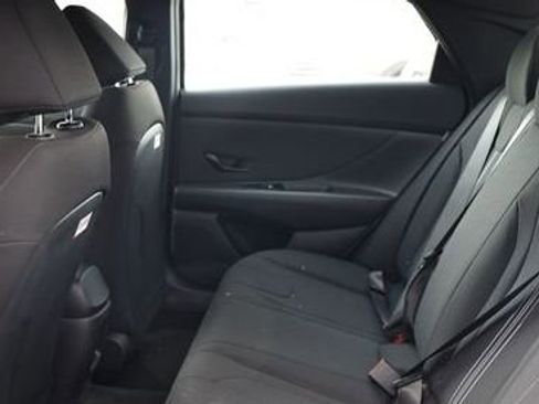 New 2025 Hyundai Elantra SEL image 8